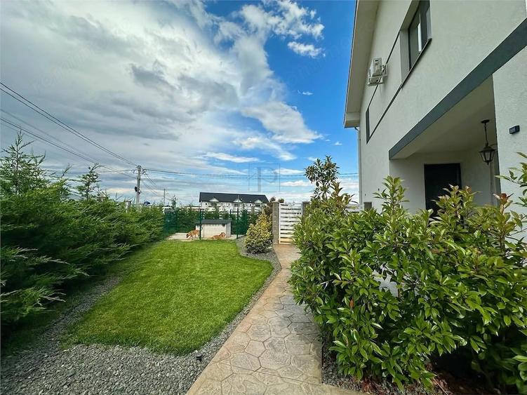 Casă cu Teren 300 Mp în Moșnița Veche