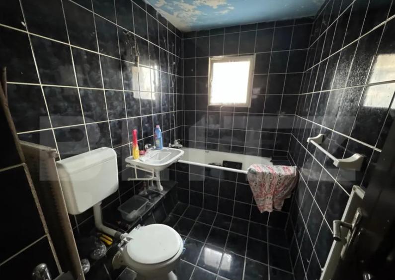 Apartament 3 camere, decomandat - zona Velenta - 3