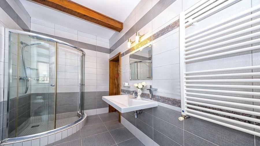 Suprafata generoasa teren - 33