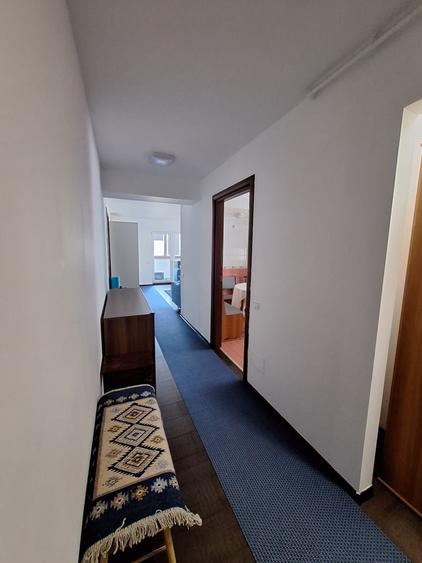 Apartament 3 camere/ Centrala proprie/ 6 minute de metrou - 9