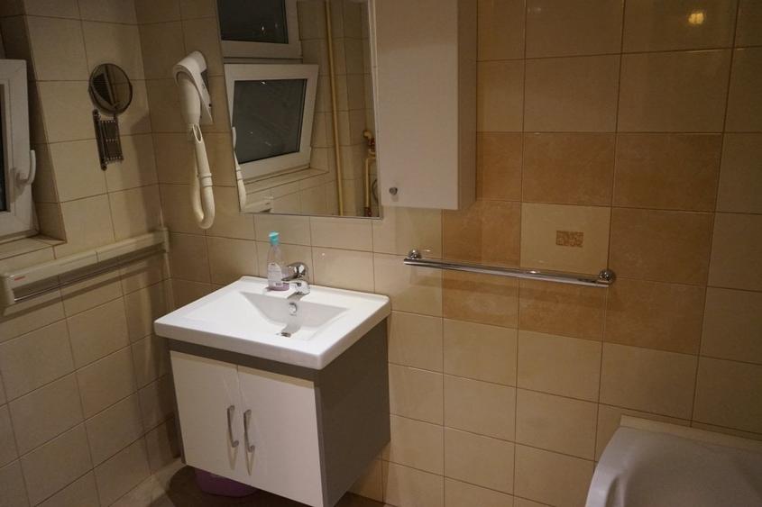 Apt. Calea Victoriei, Ateneul Roman, etaj 1, decomandat, bloc solid termoizolat - 18