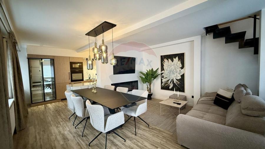 Parte de casă cu etaj – lux, interior superb, 2 locuri parcare - 1