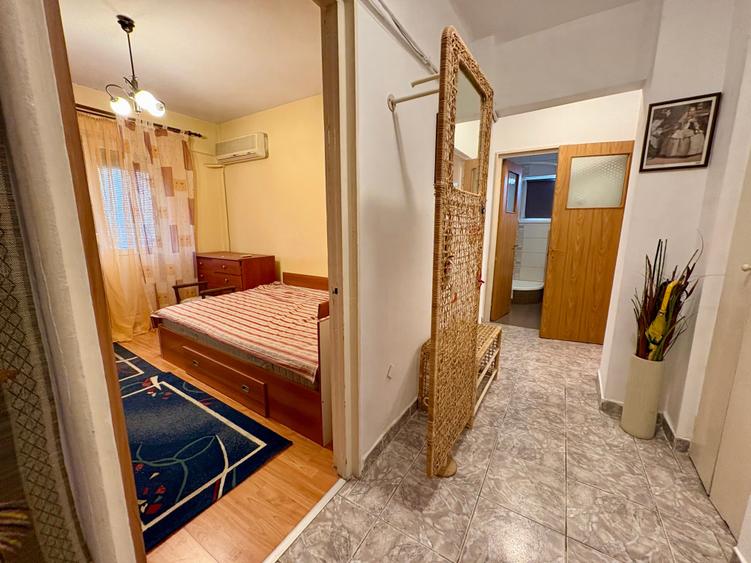 Apartament cu 3 camere decomandat în Giurgiului