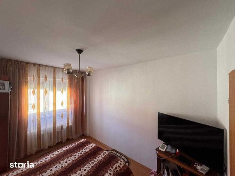 Apartament cu 3 camere în Vitrometan