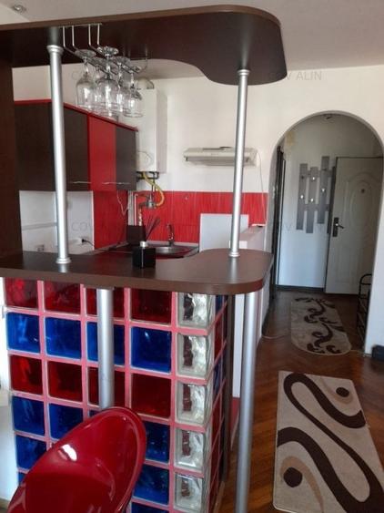 Garsoniera situata "la casa", zona 15 Noiembrie, etaj 1, mobilata si utilata! - 6