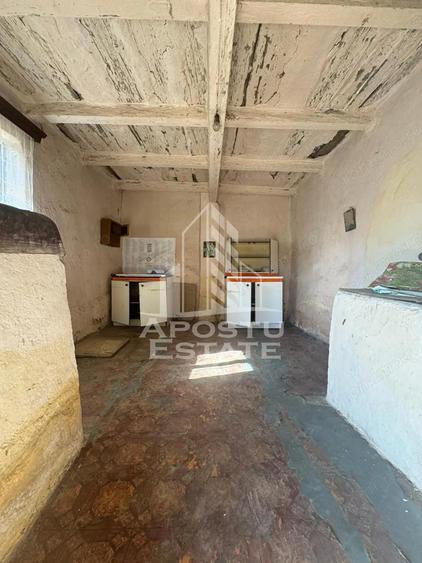 Casa cu teren de 1.600 mp in Checea langa primarie. - 2