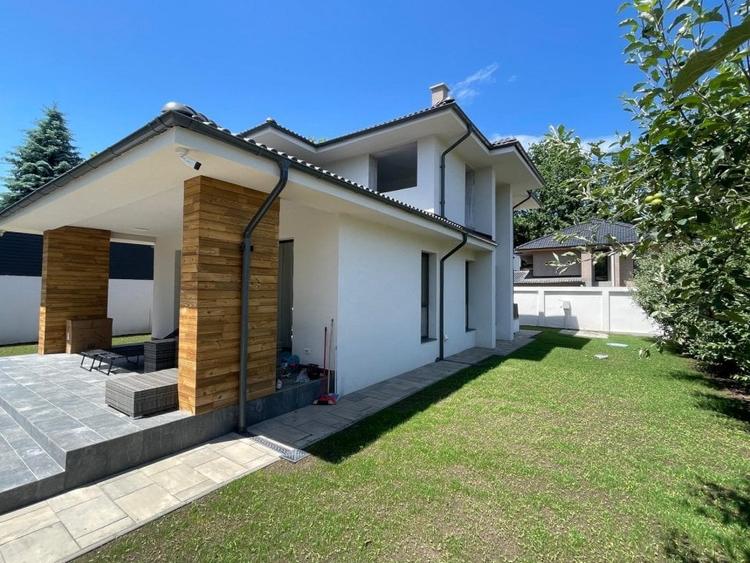 *Vilă Bucium-Vișan* - 650mp teren - *toate utilitățile* - 10