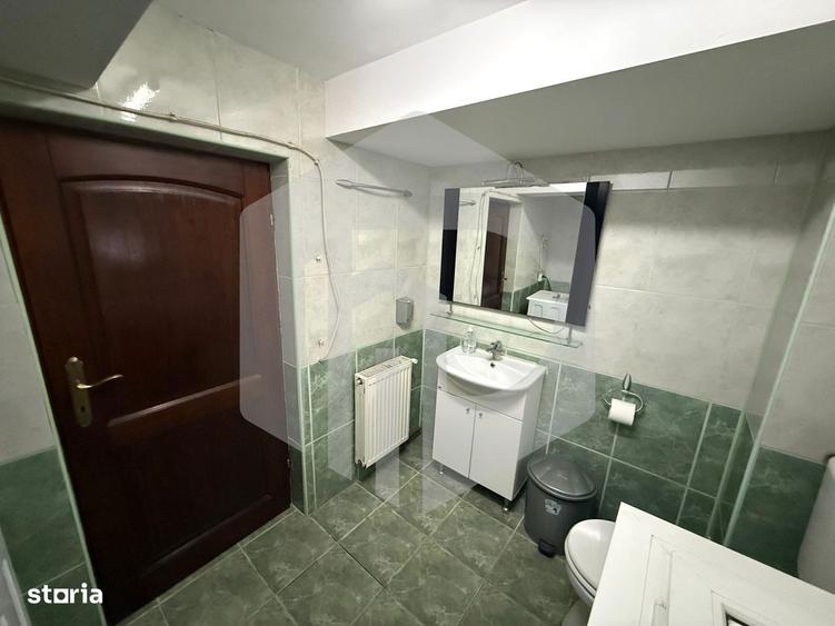 Casă cu 7 camere cu Teren 300 Mp în Central