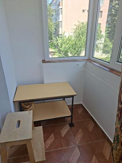 Apartament cu 2 camere semidecomandat, mobilat în Fetești-Gară