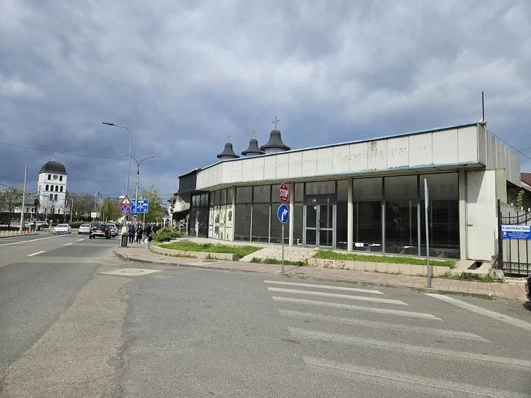 Spațiu comercial, de 320 mp, în Central