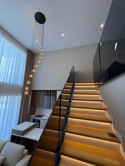 Penthouse cu 3 camere semidecomandat în Barbu Văcărescu