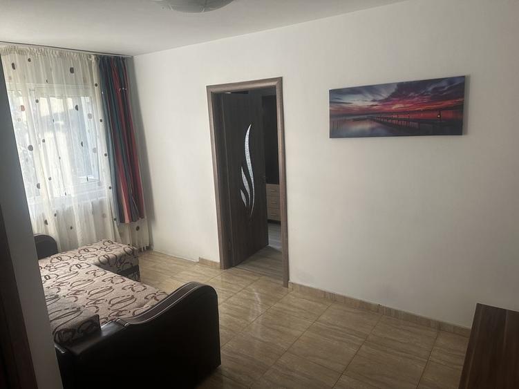 Apartament cu 2 camere în Podu Roș