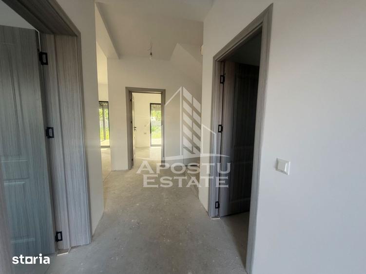 Casă cu 5 camere cu Teren 465 Mp în Sânandrei