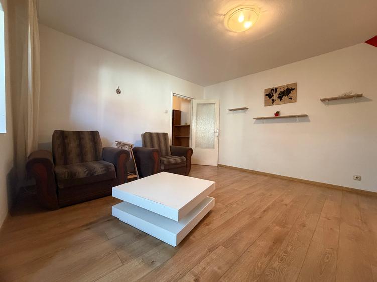 Apartament cu 2 camere semidecomandat în Soarelui