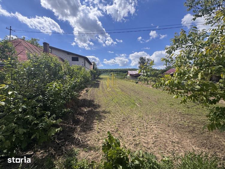 Teren de 2900 mp, în Adâncata