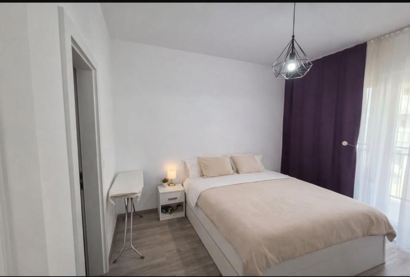 Apartament cu 2 camere decomandat, mobilat în Girocului
