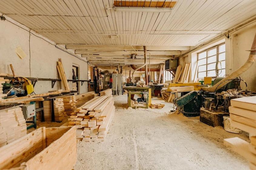 Spațiu comercial, de 865 mp, în Voșlăbeni