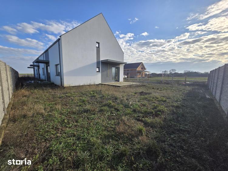 Casă cu 3 camere cu Teren 180 Mp în Sânandrei