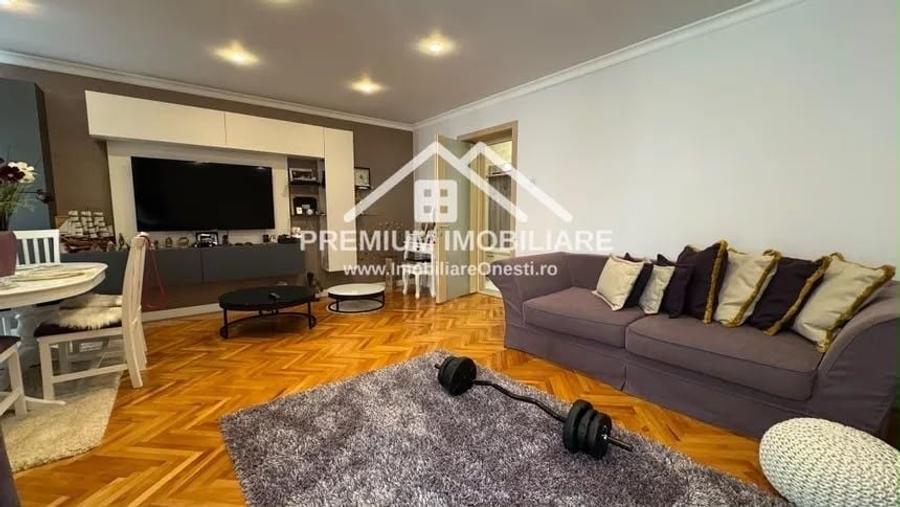 Apartament cu 3 camere decomandat în Central