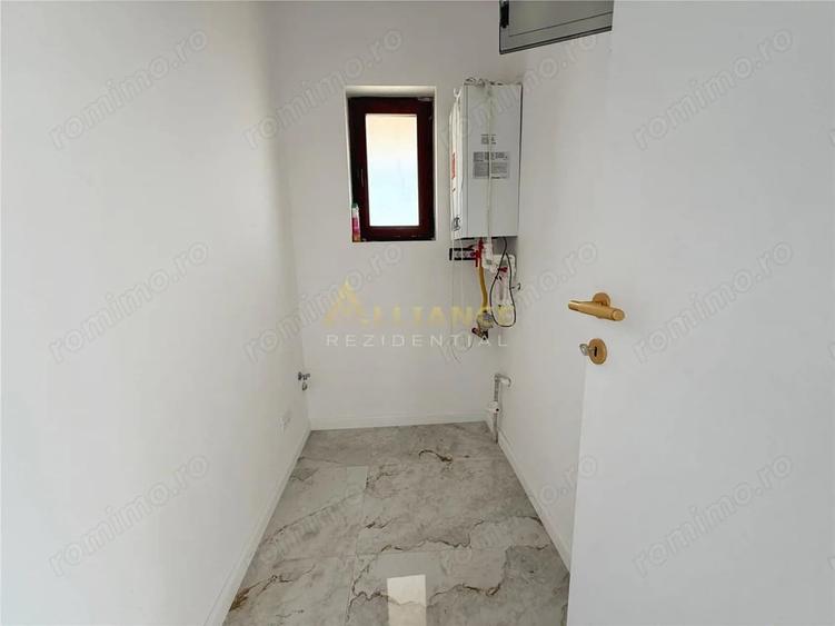 Casă cu 5 camere cu Teren 300 Mp în Berceni
