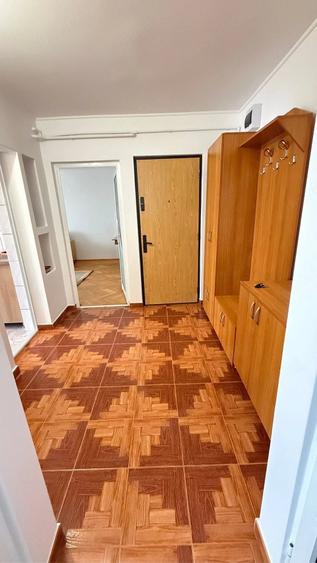 Apartament cu 2 camere decomandat în Nicolina