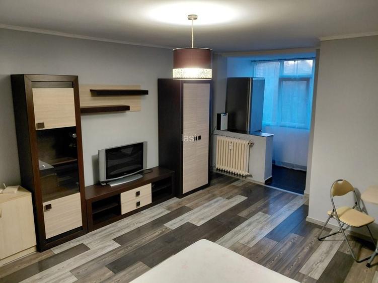 Inchiriez apartament o camera zona Tatarasi