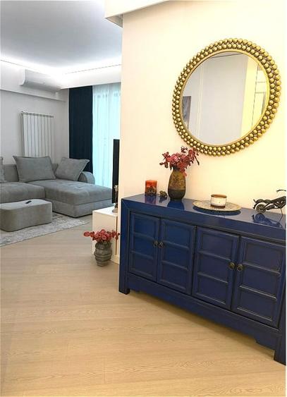 Apartament cu 3 camere semidecomandat, mobilat în Pipera