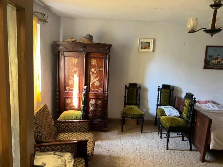 Casă cu 5 camere în Central