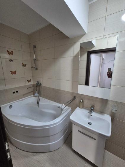 Apartament cu 3 camere decomandat în Cug