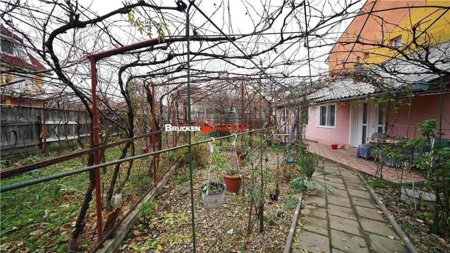 Casă cu 3 camere cu Teren 444 Mp în Iosia