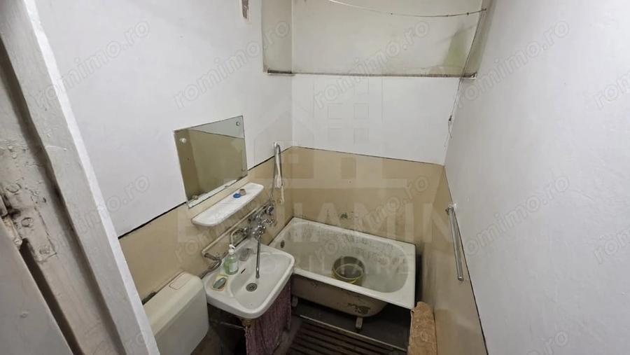 Apartament cu 2 camere semidecomandat în Florilor