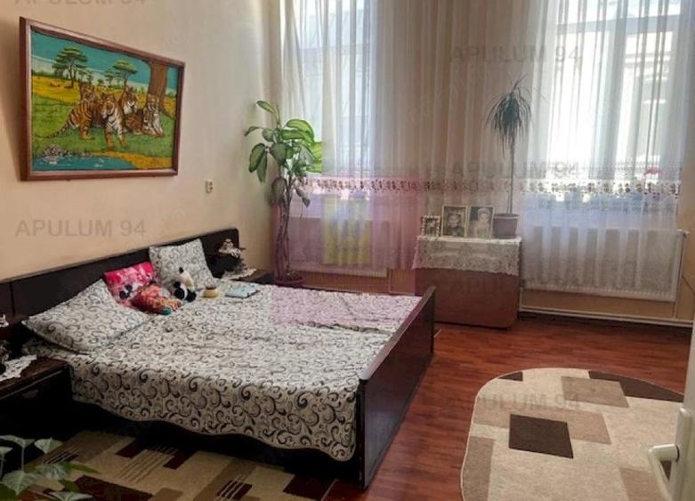 Apartament cu 2 camere semidecomandat în Universitate