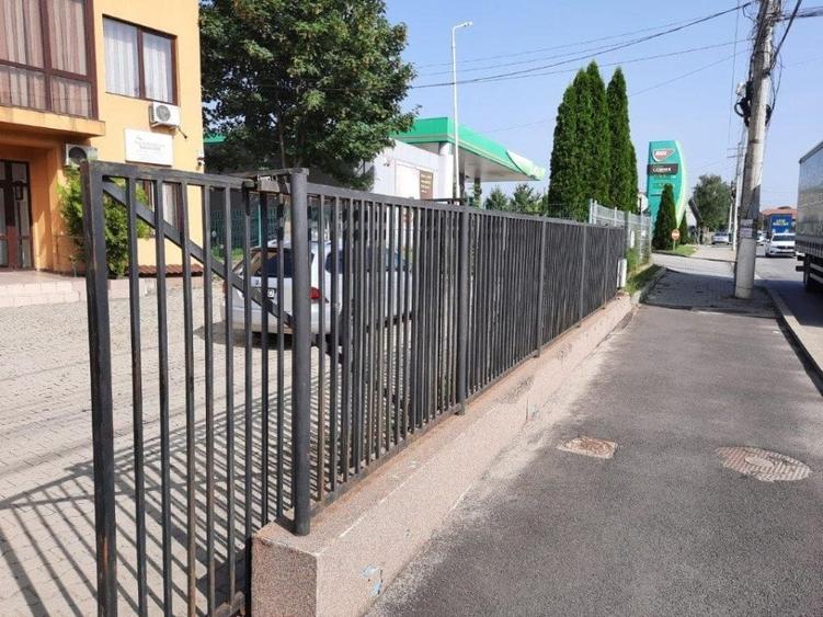 Casă individuală cu 6 camere cu Canalizare în Central