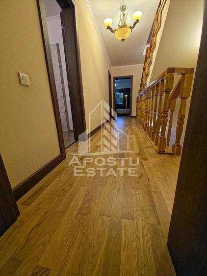 Casă individuală cu 12 camere cu Canalizare în Fabric