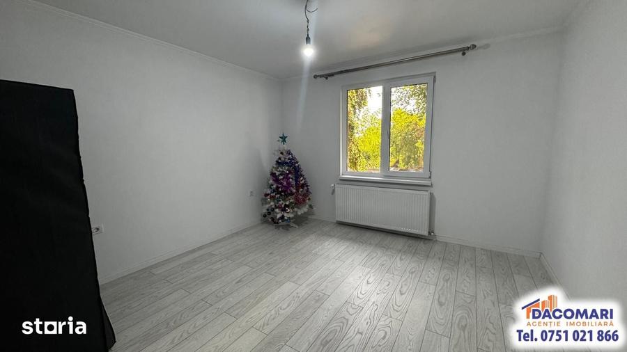 Casă cu 4 camere cu Teren 1323 Mp în Piscu