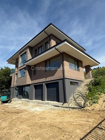 Exclusiv!Casa individuala 300m2 utili ,teren generos, View,Wonderland! Exclusiv!Casa individuala 300m2 utili ,teren generos, View,Wonderland!
