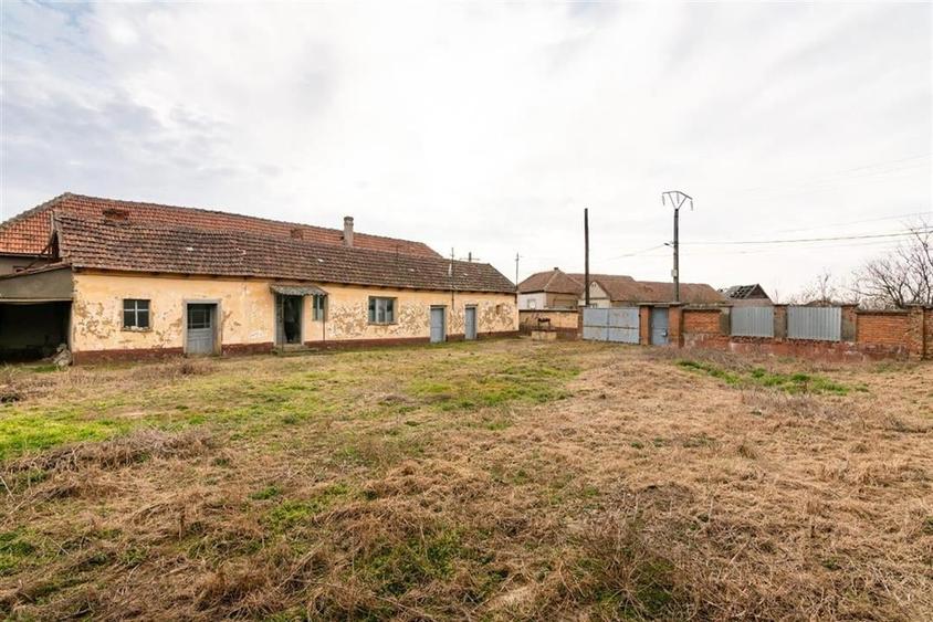 RECO Casa batraneasca cu teren generos in Girisu de Cris - 7