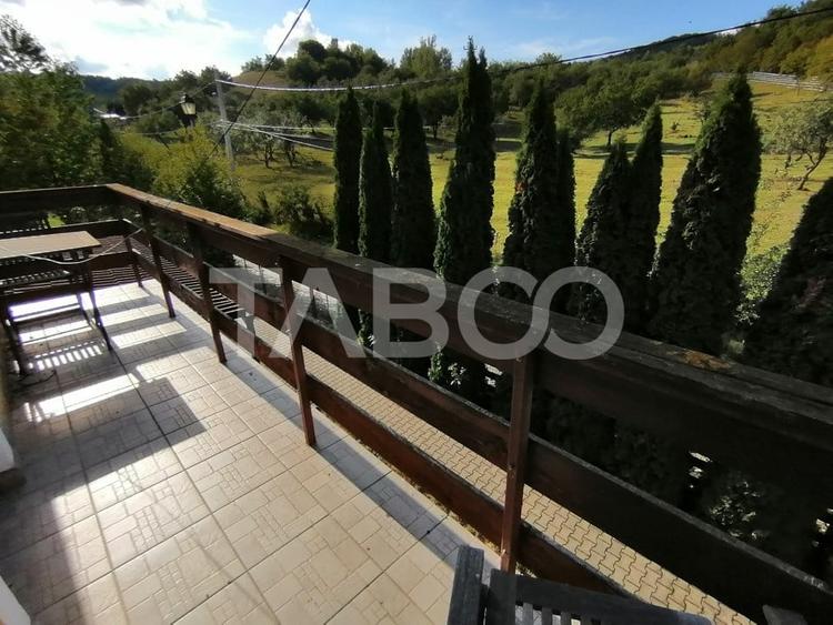 Pensiune 13 camere 16 bai sauna piscina si teren 1565 mp Cisnadioara - 33