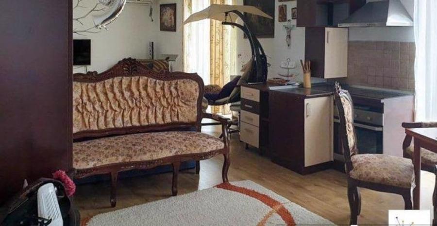 Casă individuală cu 10 camere în Scriitorilor - 11