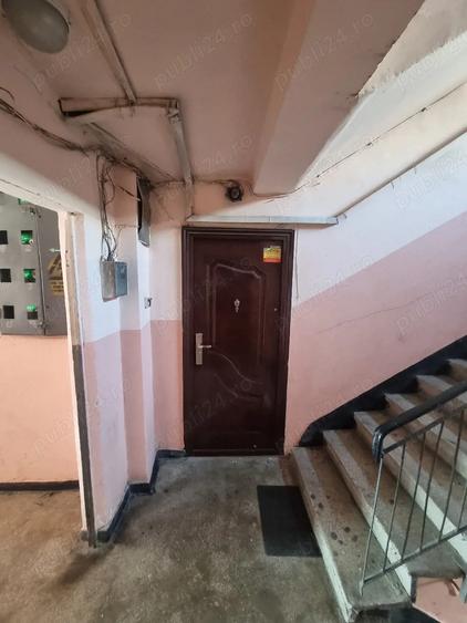 Vand spatiu comercial - 2