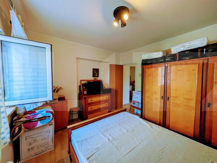 Apartament de vanzare, cu 3 camere, 65 mp, decomandat, Piata Victoriei - 13