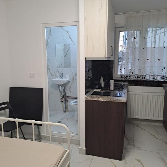 Metrou 1 Decembrie Garsoniera Proaspat Renovata - 2