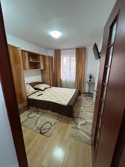 Inchiriez apartament cu 2 camere str. CLOSCA - CETATE - 5