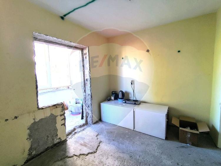 Apartament cu 3 camere de vanzare in zona Faleza Nord - 1