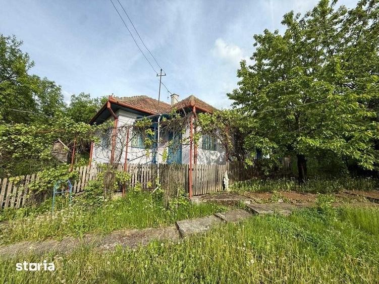 Casă cu 2 camere cu Teren 90 Mp în Cojocna