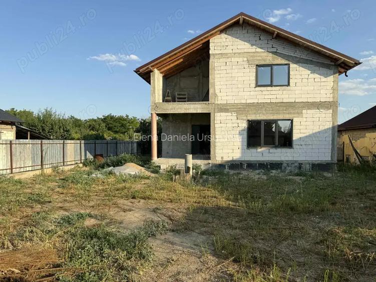Casa de vanzare parter +mansarda Casa de vanzare parter +mansarda
