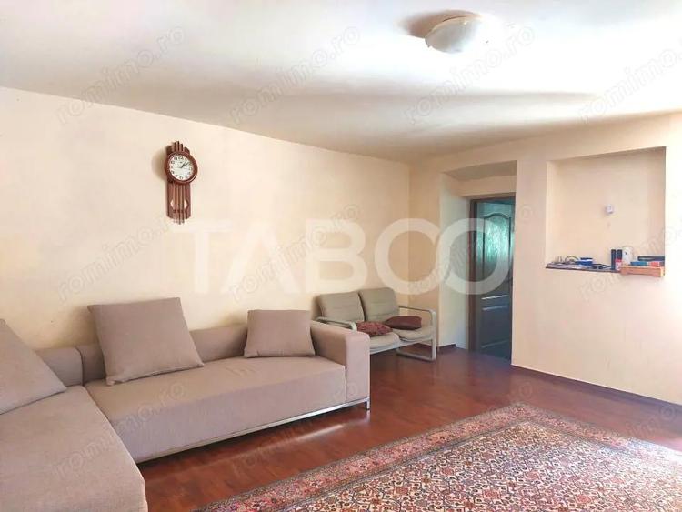 Casa 214 mp utili singur in curte 800 mp teren zona centrala Cisnadie - 9