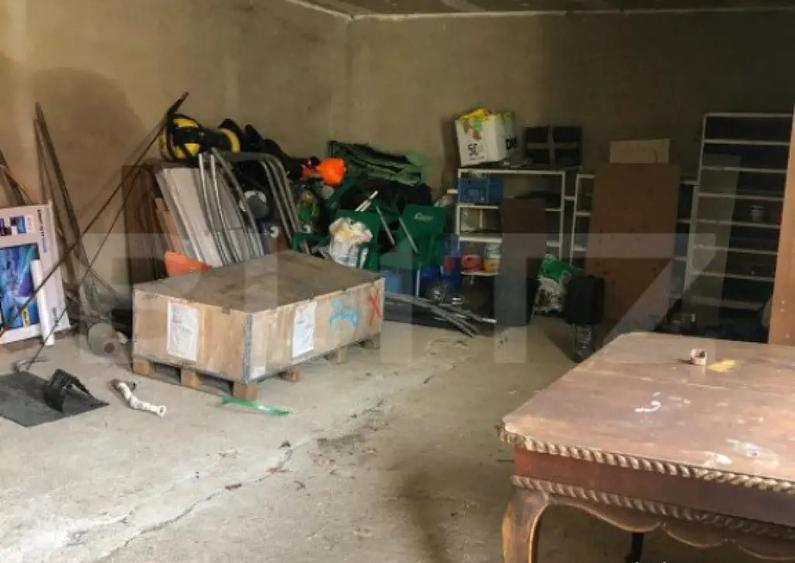 Casa de vanzare, cu 7 camere, 350 mp u & 2850 mp teren - 9