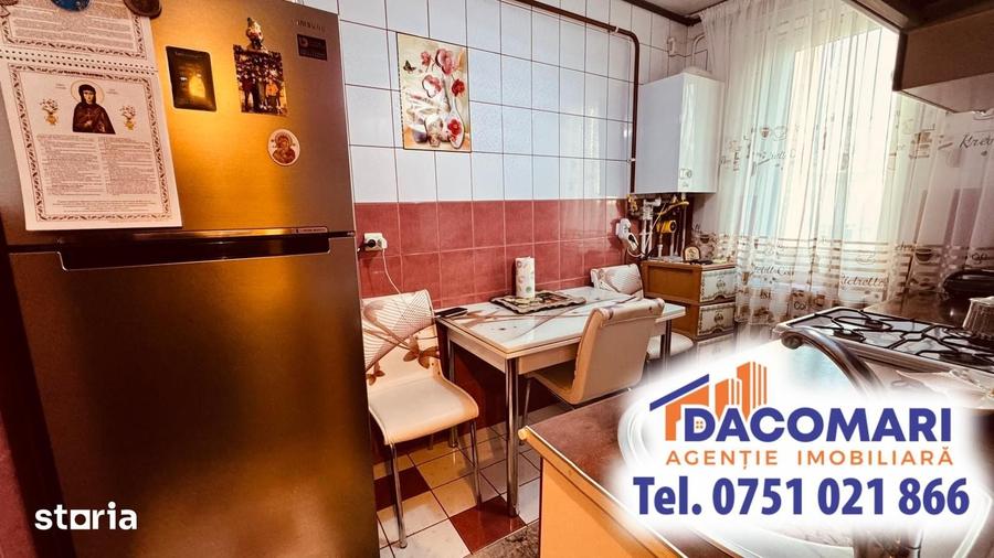 Apartament cu 2 camere decomandat în Micro 17
