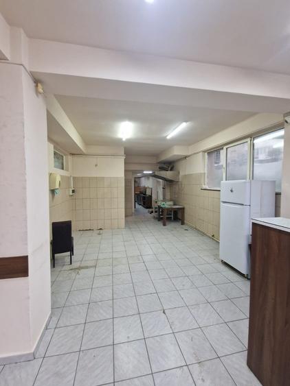 Spatiu comercial - 80 mp - Vasile Aaron - intrare din strada - 2 bai - 2